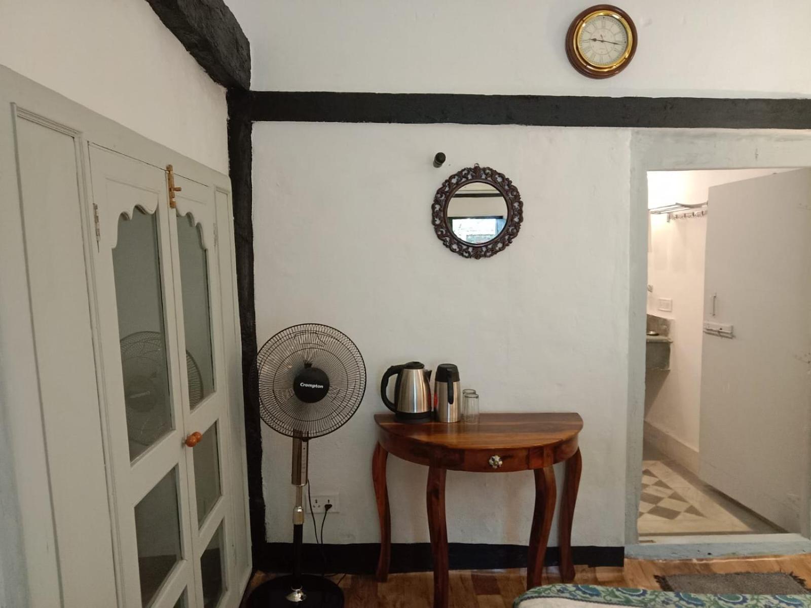 Labboo'z Café&Lodge Maheshwar Esterno foto