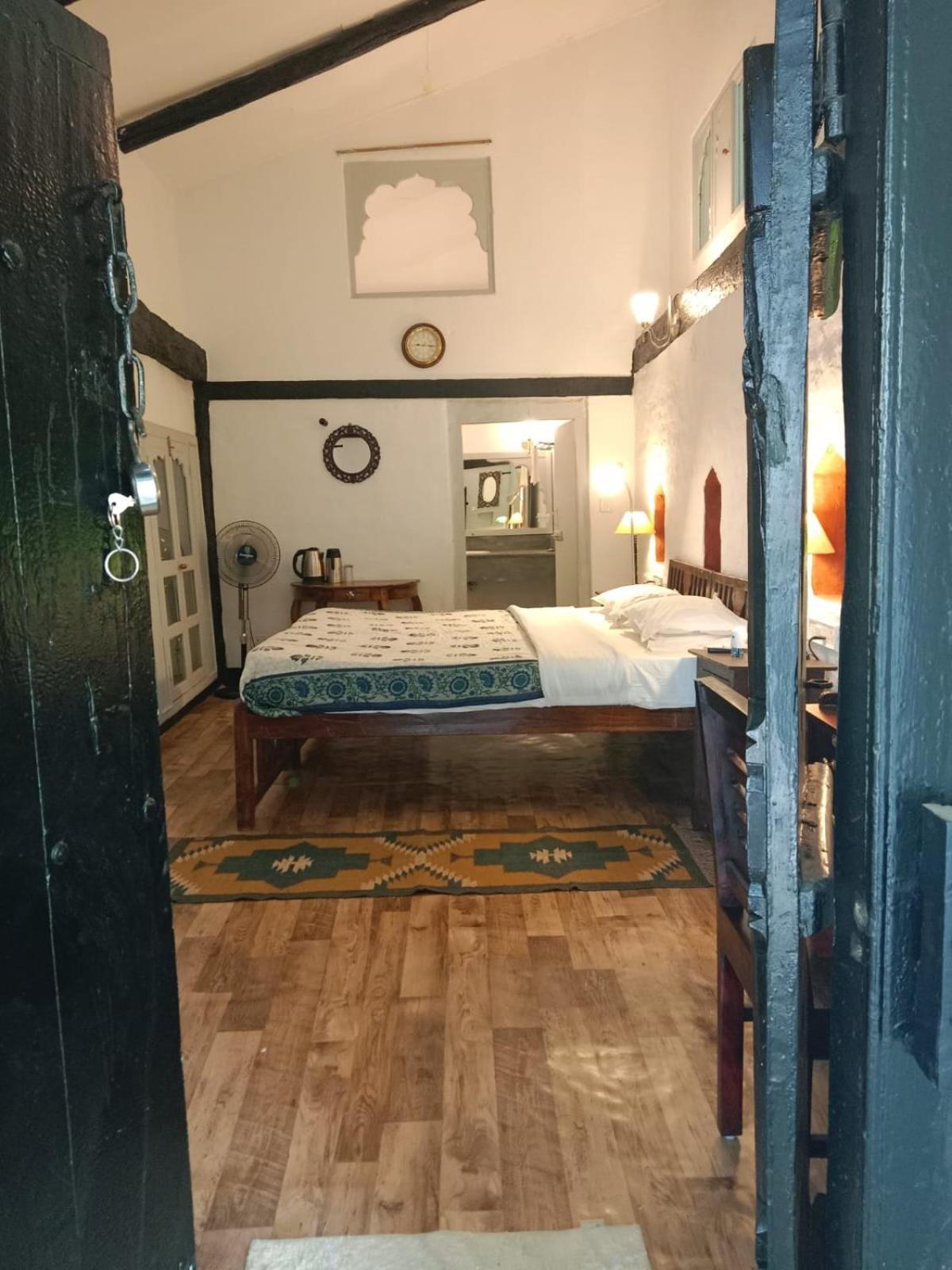 Labboo'z Café&Lodge Maheshwar Esterno foto
